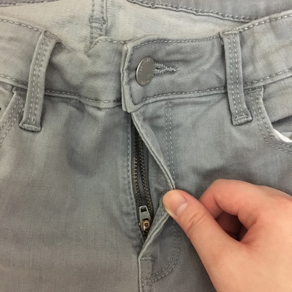 Old Navy Grey Rockstar Built-In Sculpt Jeans - Picture 4 of 6